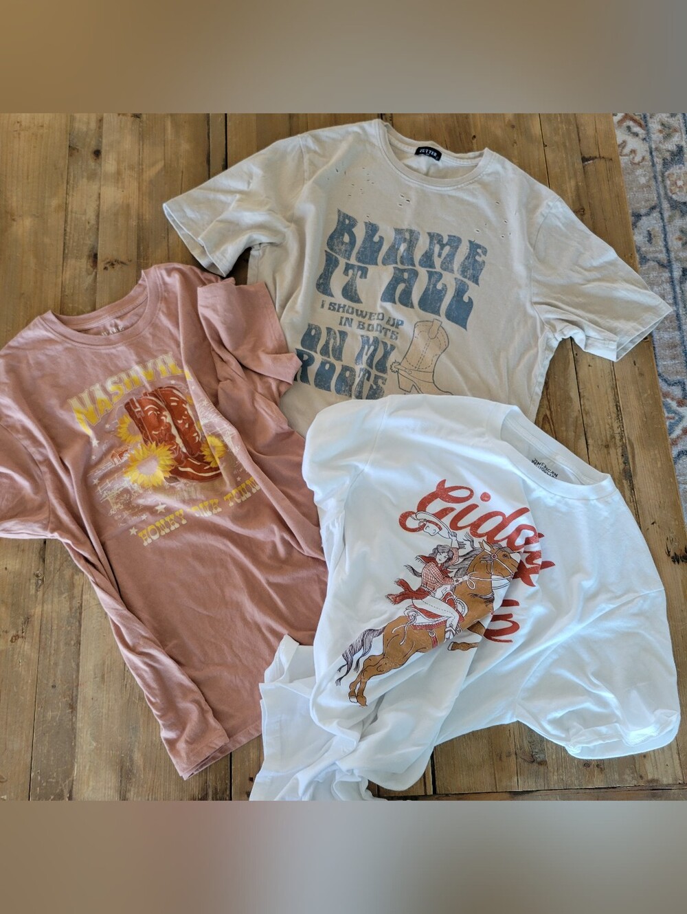 BUNDLE Vintage Graphic Tee - White, Cream & Pink Options(M-L)